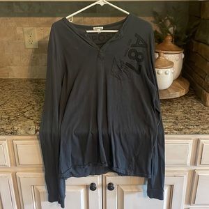 Aeropostale Henley shirt Medium